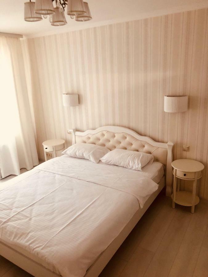Classic Apartment Boryspil Bagian luar foto