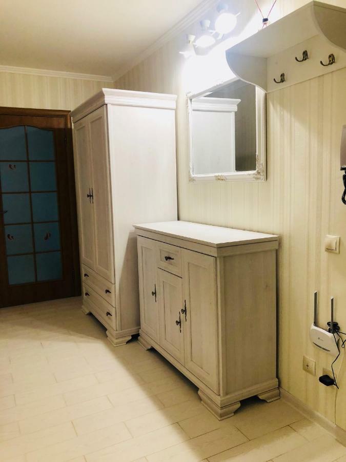 Classic Apartment Boryspil Bagian luar foto