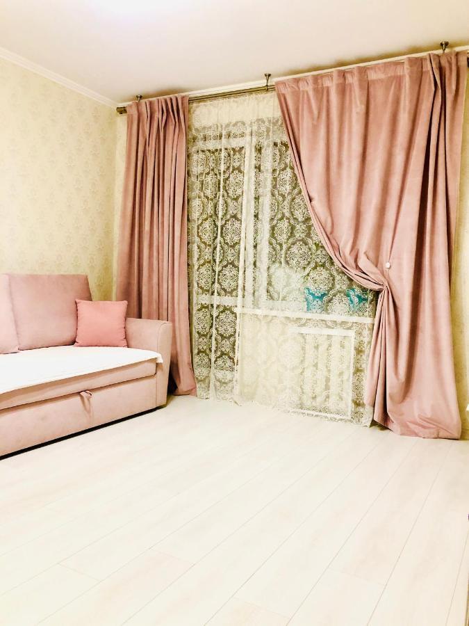 Classic Apartment Boryspil Bagian luar foto